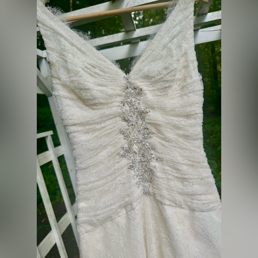 Classic Lace Wedding Dress